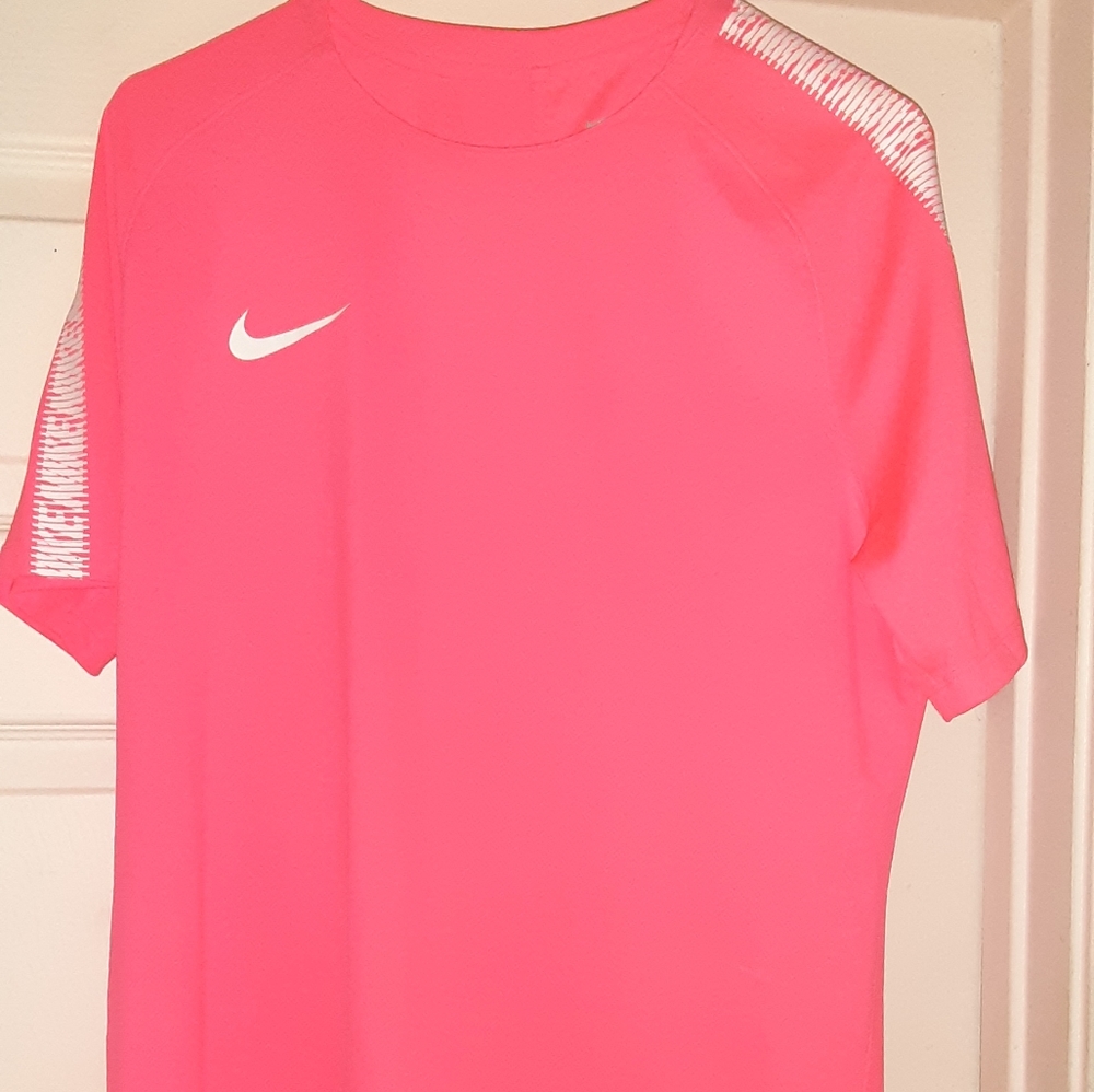 Pink Nike dri fit size L